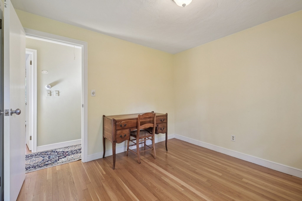 39 Woodbury Rd, Southborough