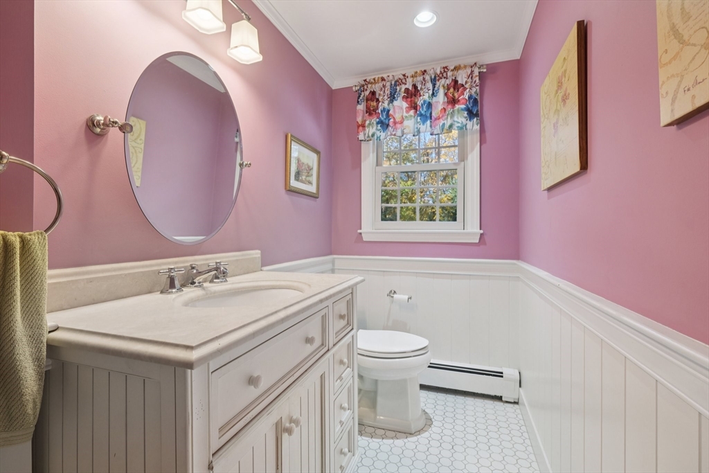 39 Woodbury Rd, Southborough