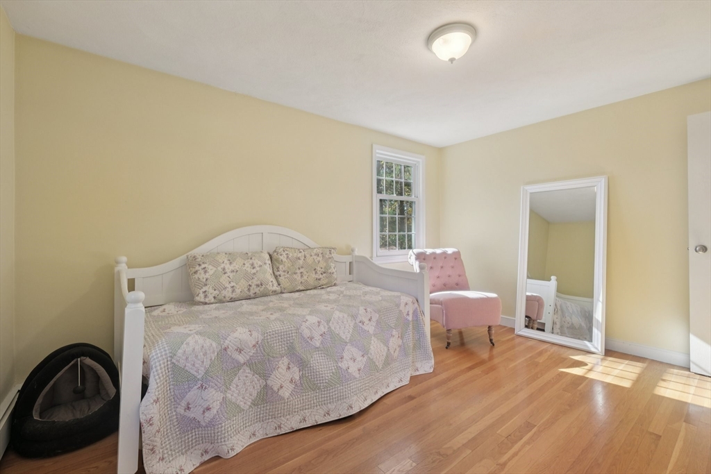 39 Woodbury Rd, Southborough