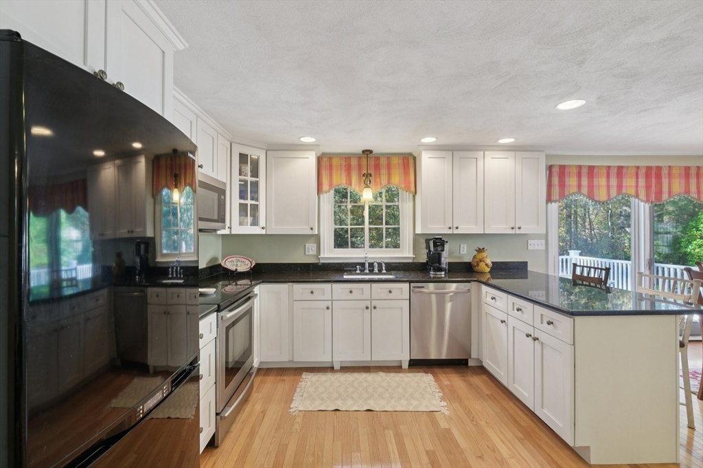 39 Woodbury Rd, Southborough