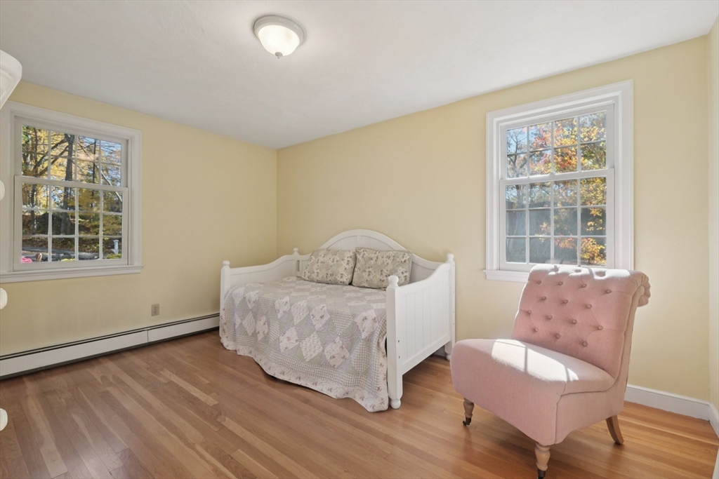 39 Woodbury Rd, Southborough