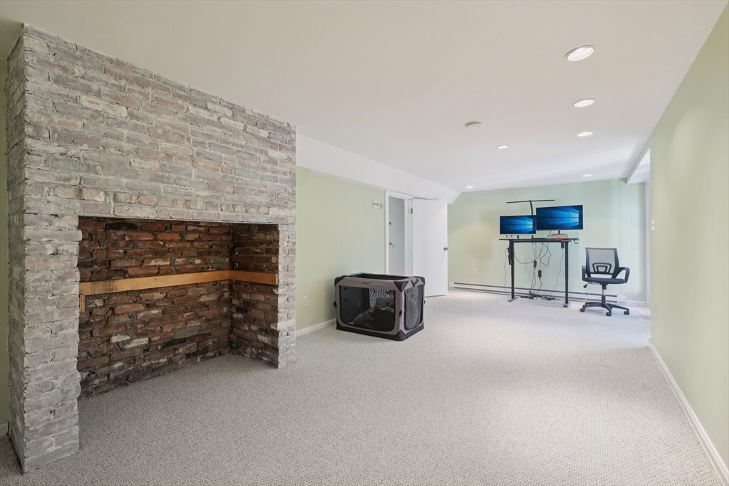 39 Woodbury Rd, Southborough