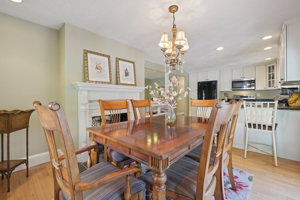 39 Woodbury Rd, Southborough