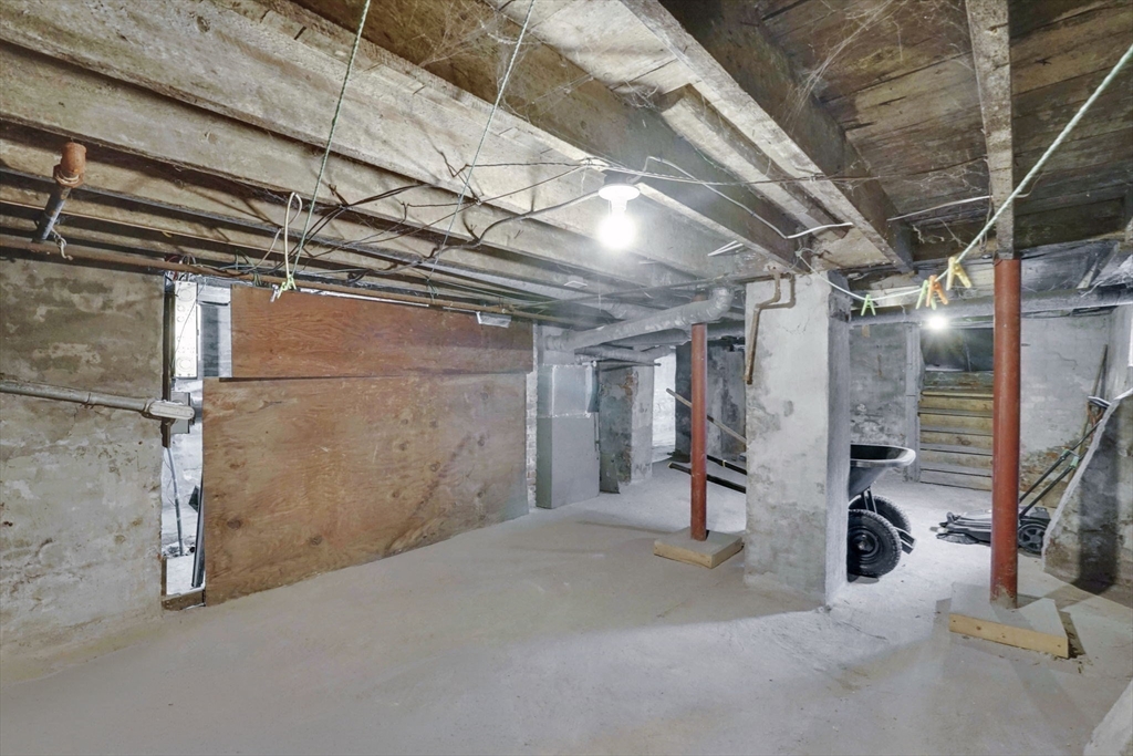 14 Adams St