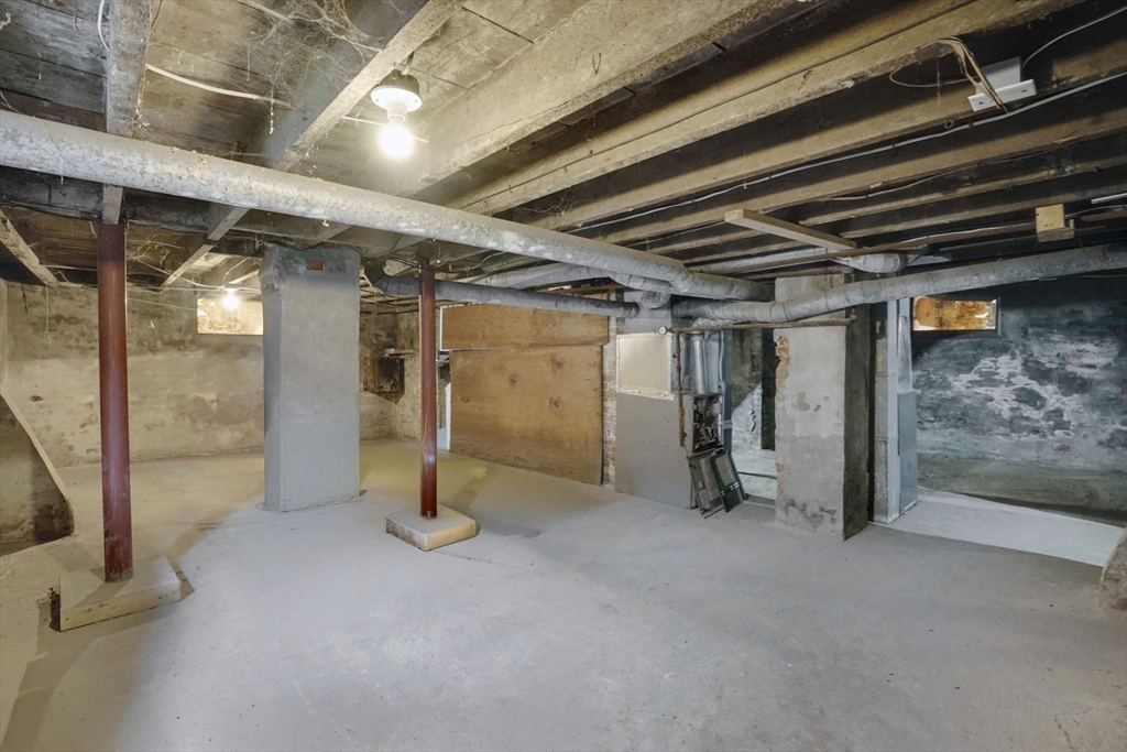 14 Adams St
