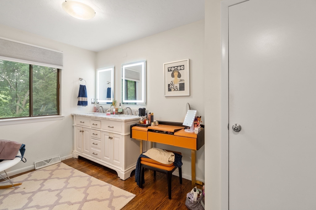34 Parker Rd