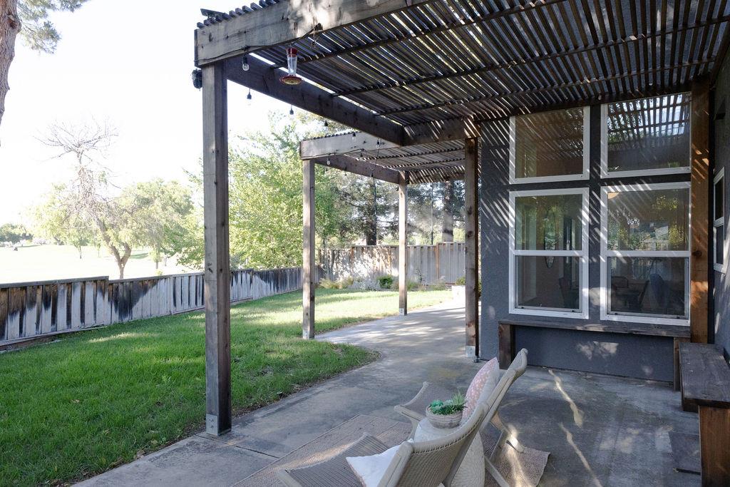 501 Bobbys Lane