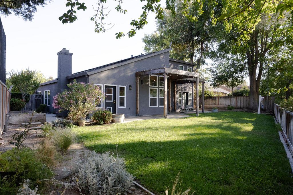 501 Bobbys Lane