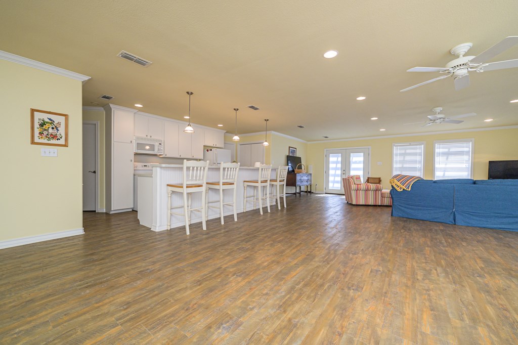 148 Lakeshore Drive