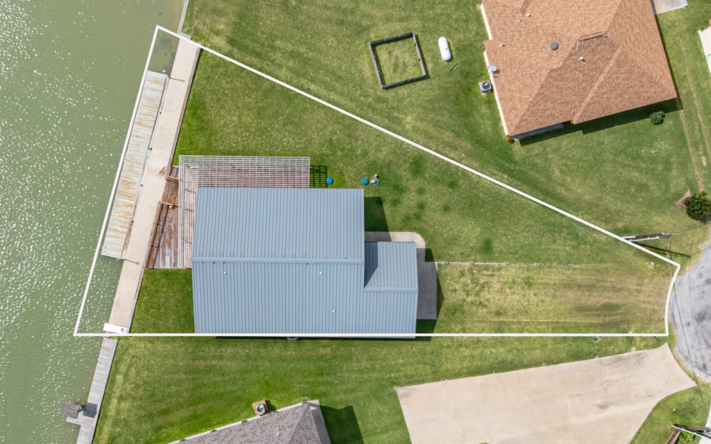 148 Lakeshore Drive
