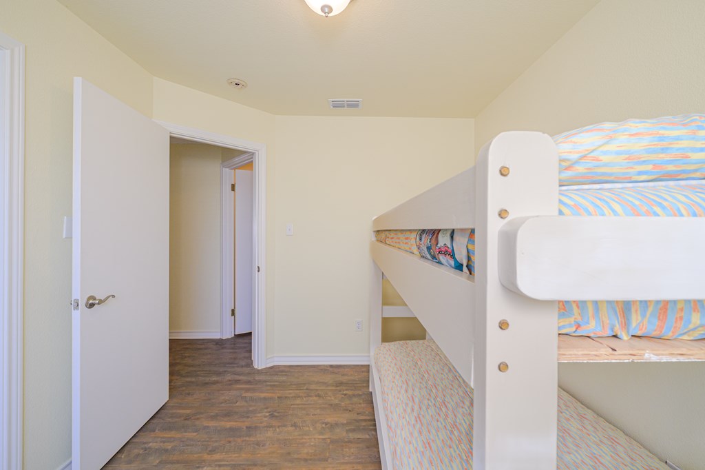 148 Lakeshore Drive