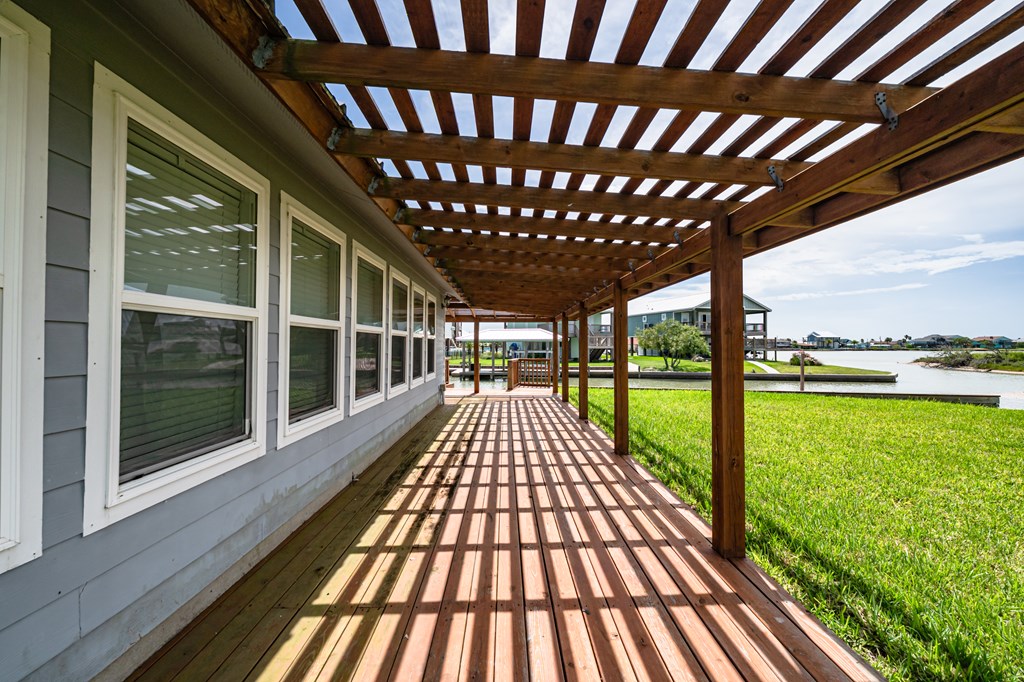 148 Lakeshore Drive