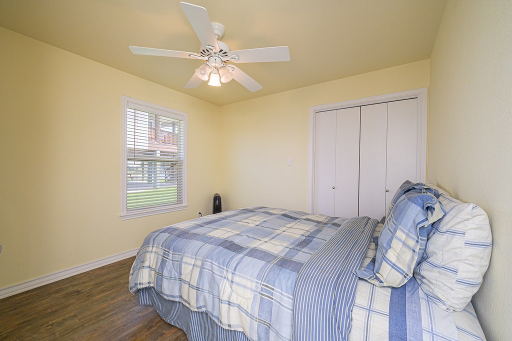 148 Lakeshore Drive