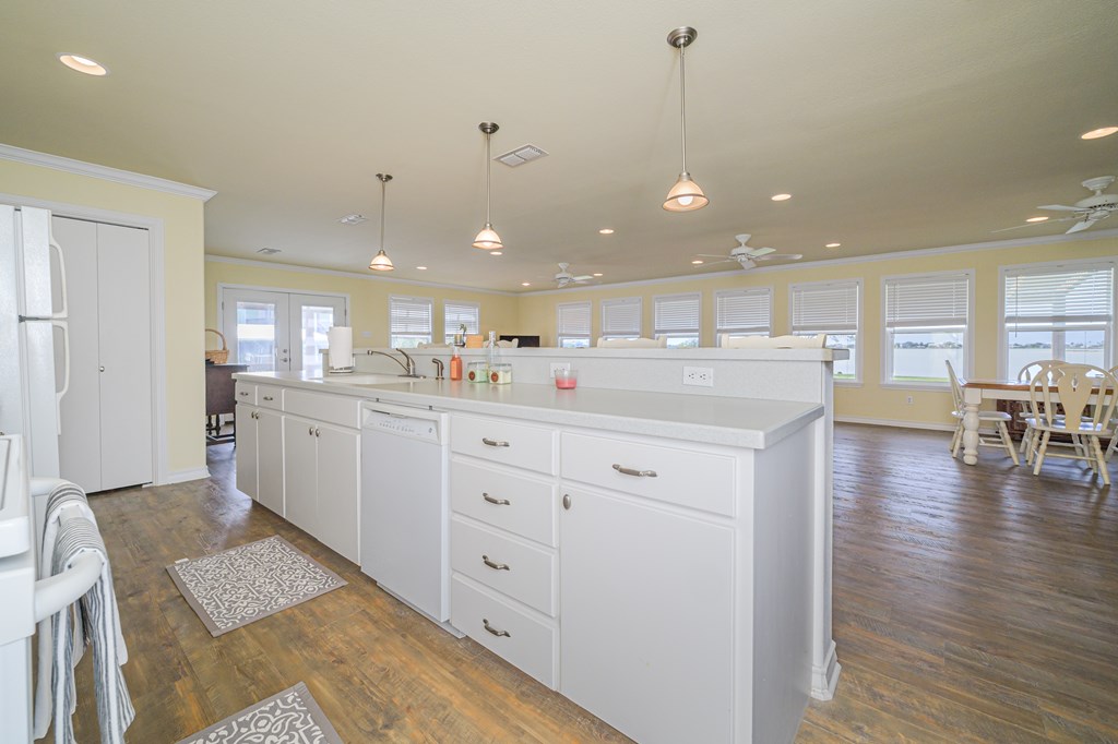 148 Lakeshore Drive