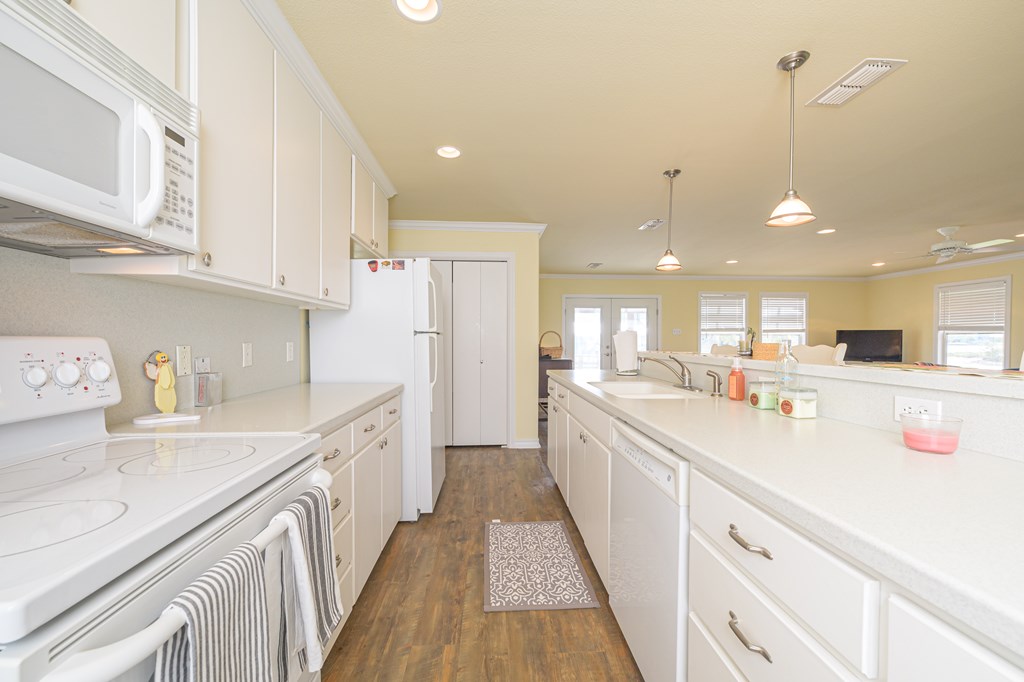 148 Lakeshore Drive