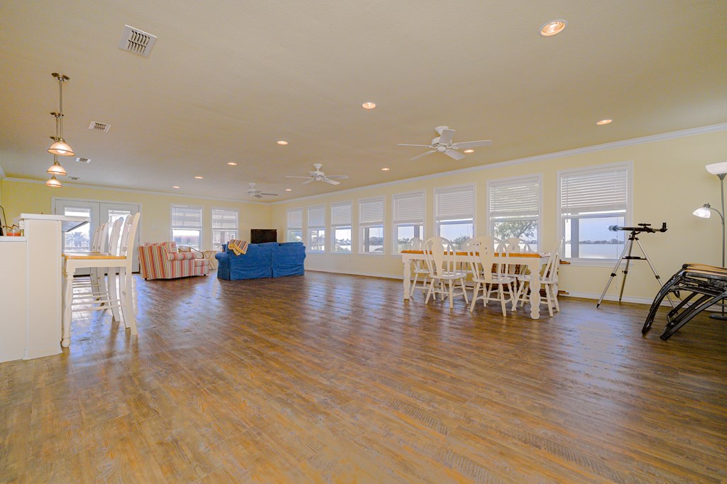 148 Lakeshore Drive