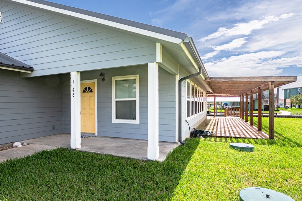 148 Lakeshore Drive
