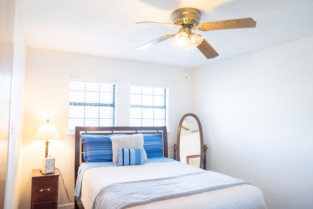 704 S Magnolia