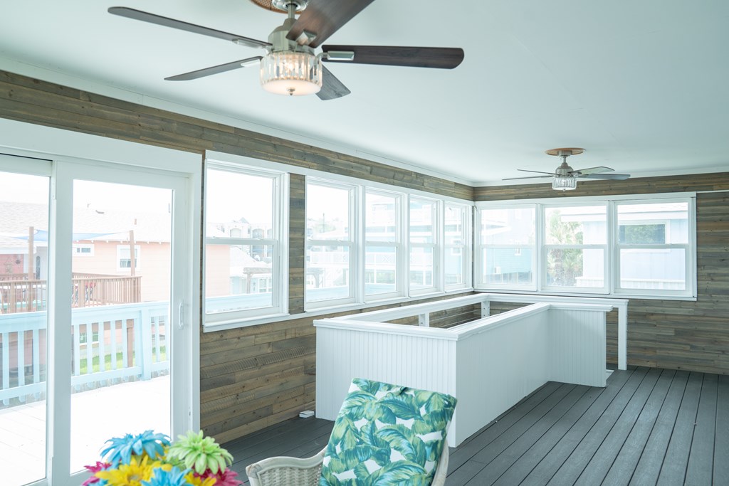 704 S Magnolia