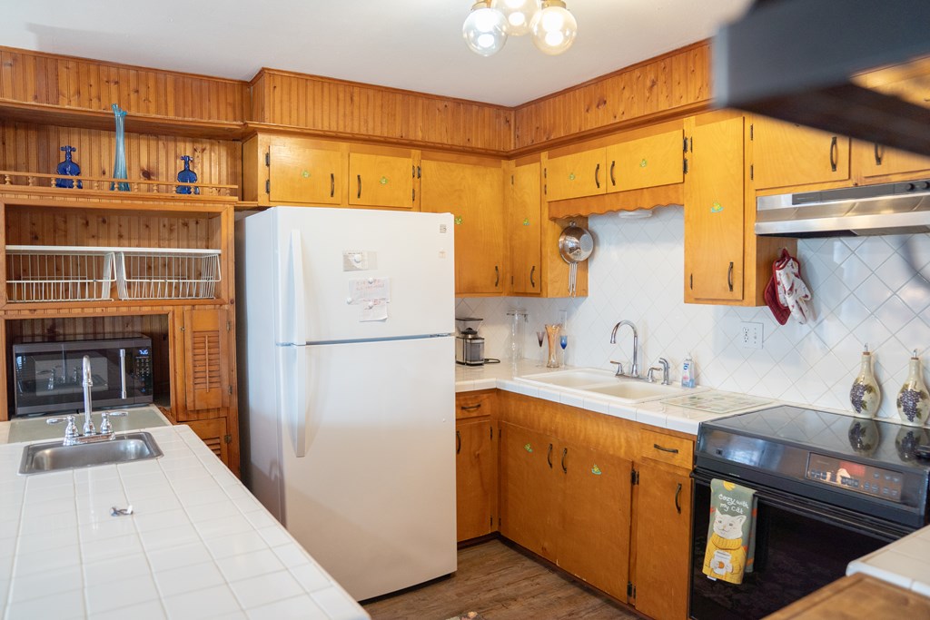 704 S Magnolia