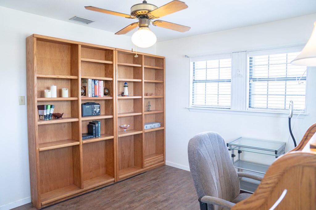 704 S Magnolia