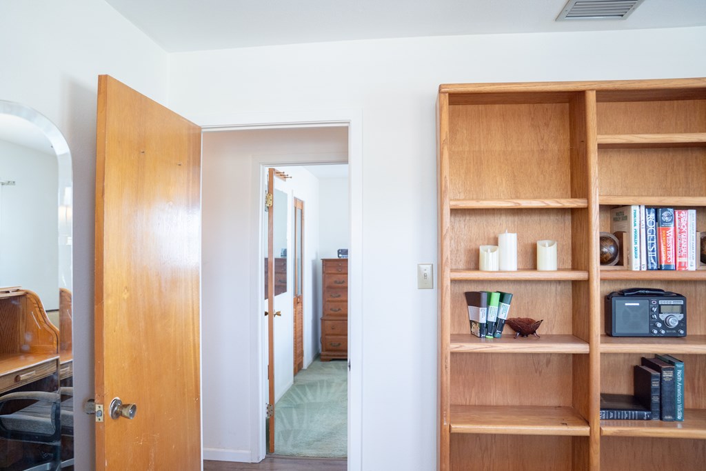 704 S Magnolia