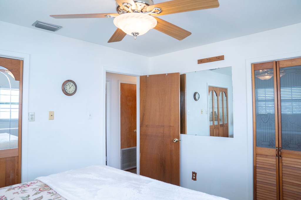 704 S Magnolia