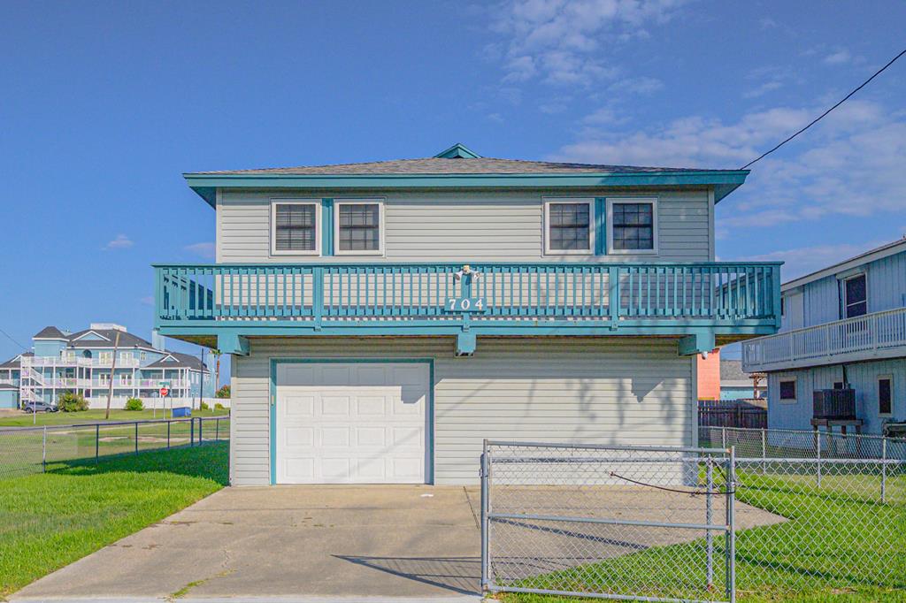 704 S Magnolia