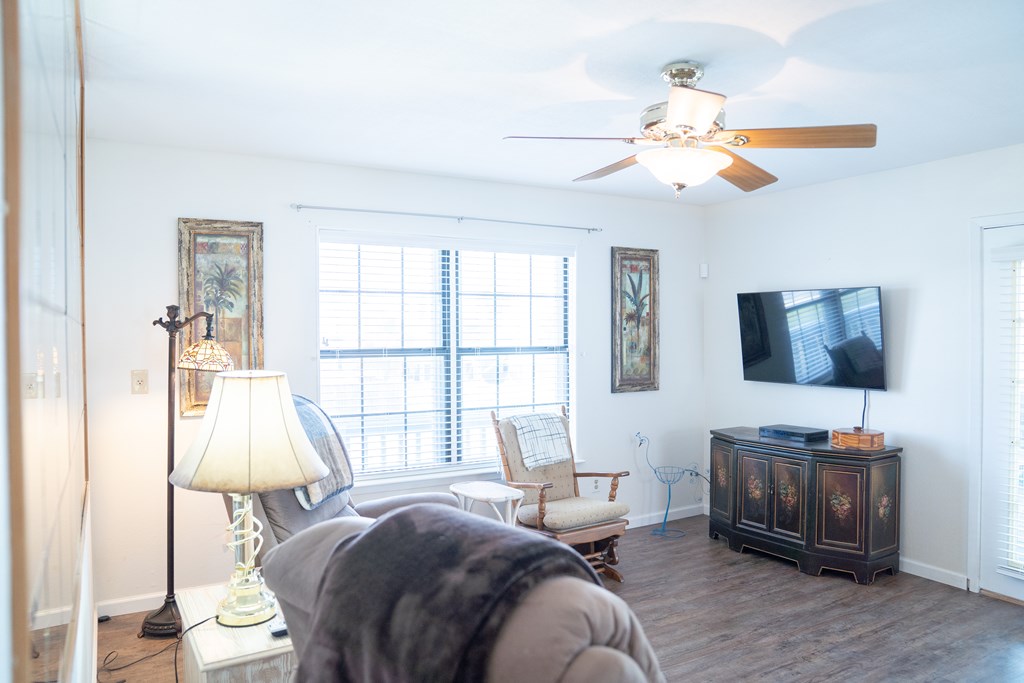 704 S Magnolia