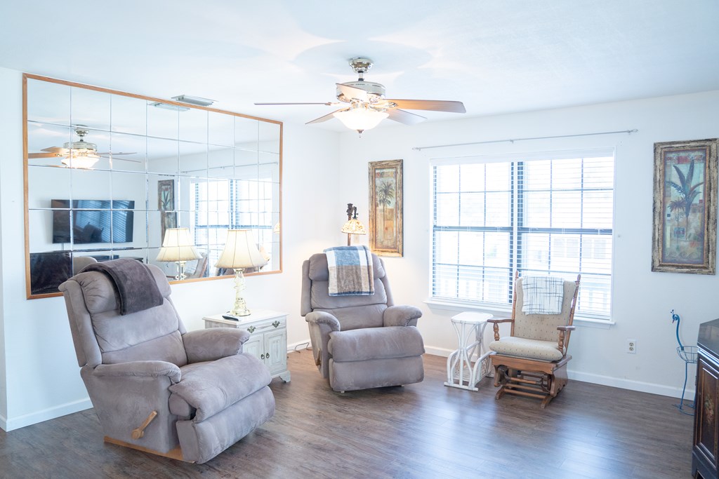 704 S Magnolia