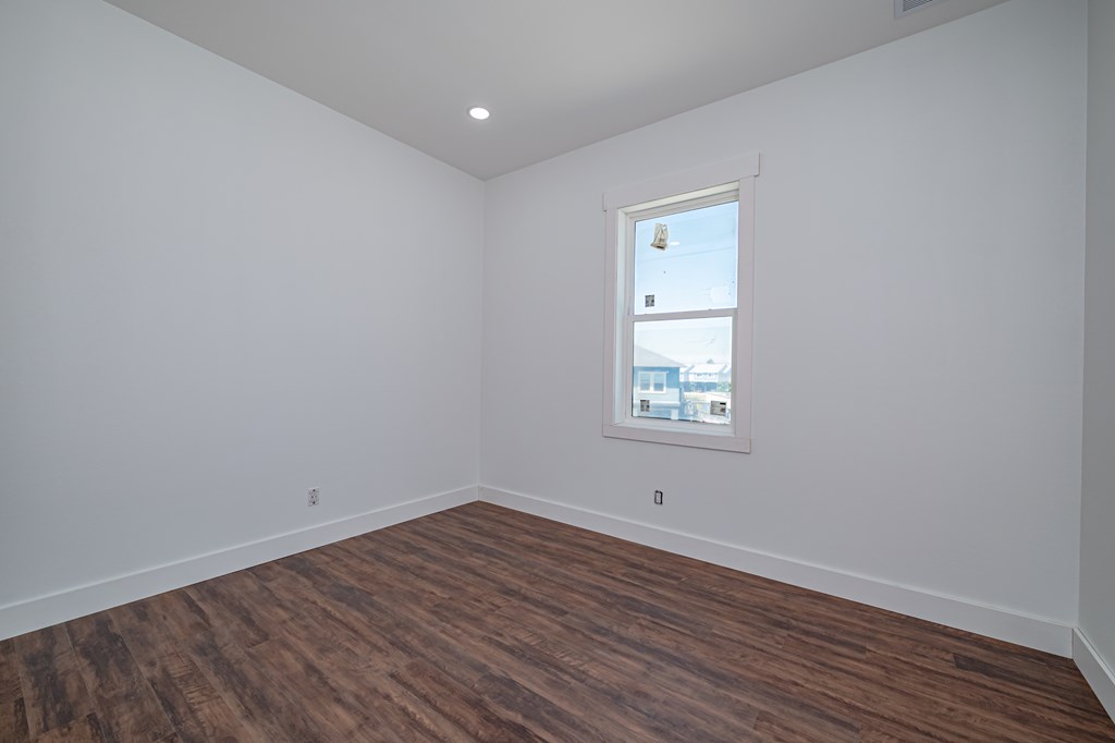 113 Port St Claire