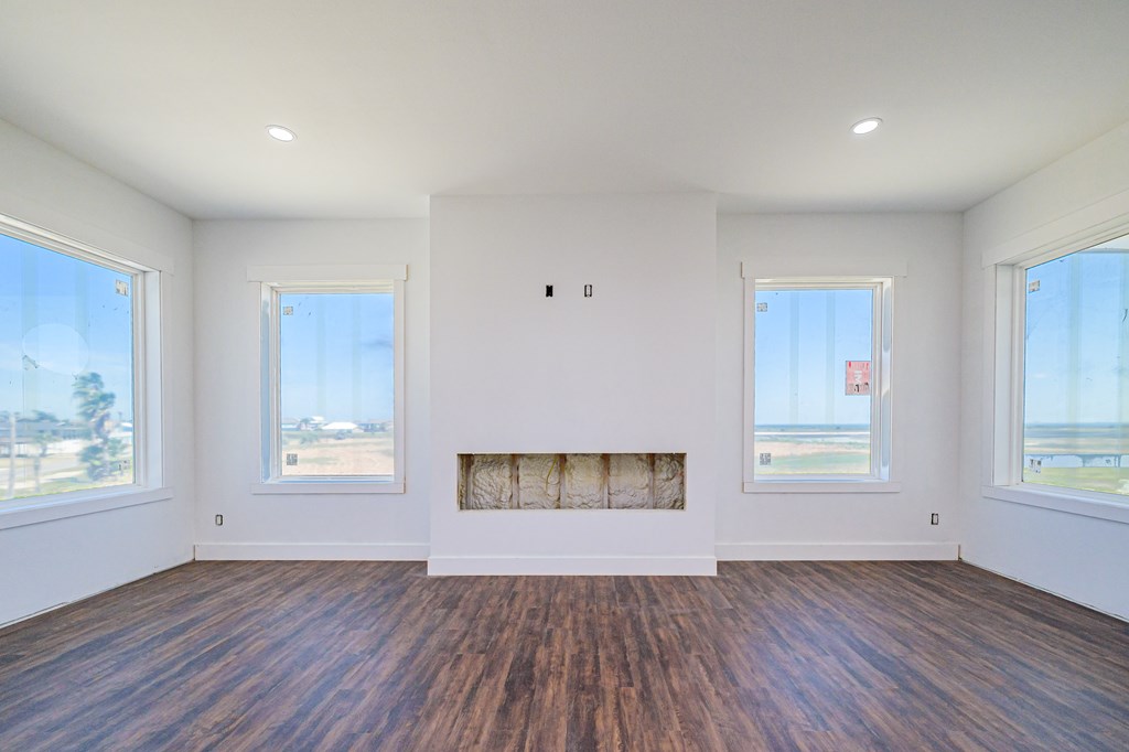 113 Port St Claire