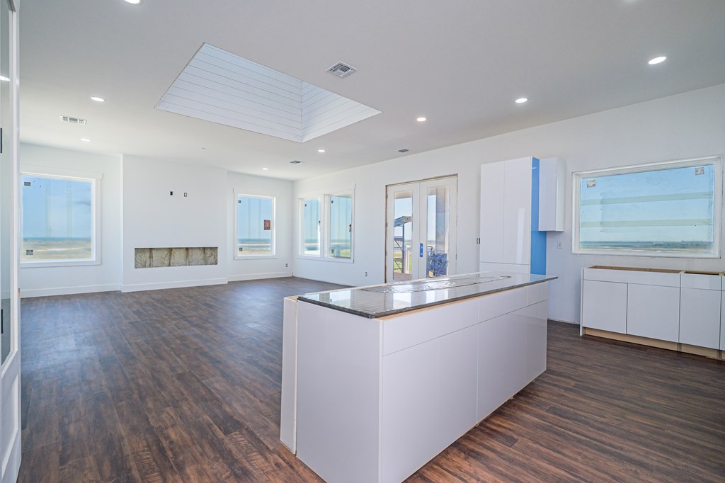 113 Port St Claire