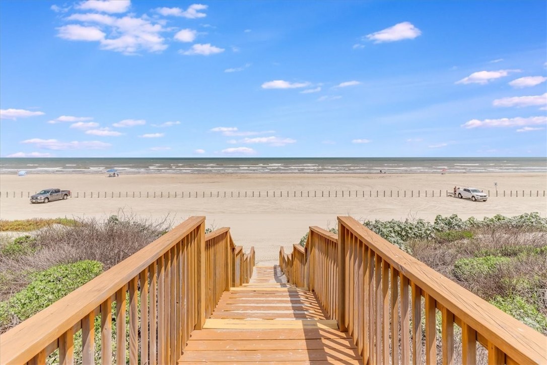 835 Ocean Side