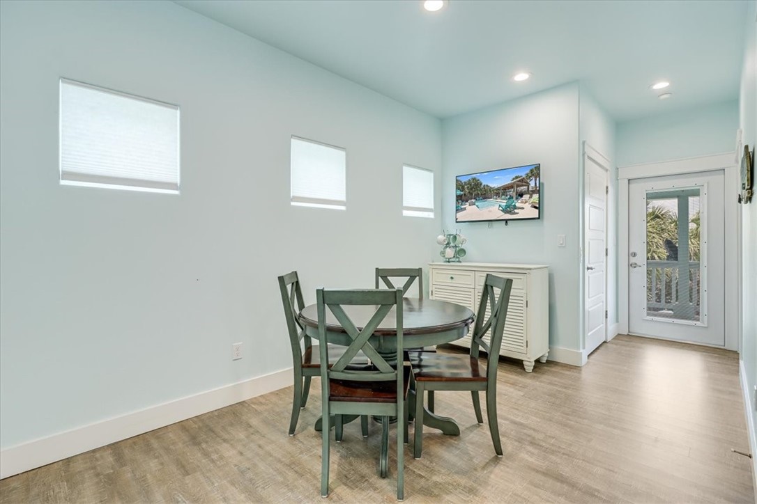 835 Ocean Side
