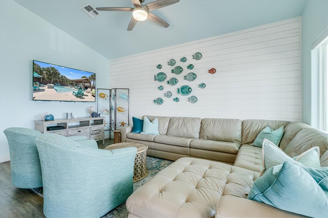 835 Ocean Side