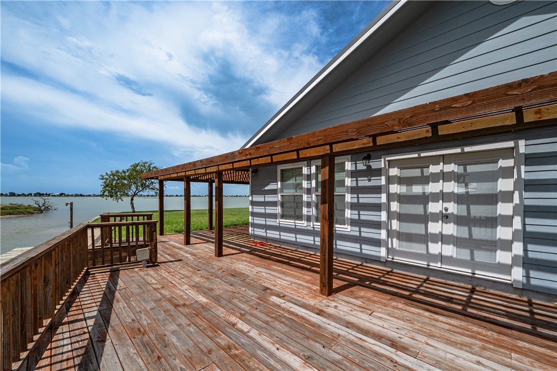 148 Lakeshore Dr