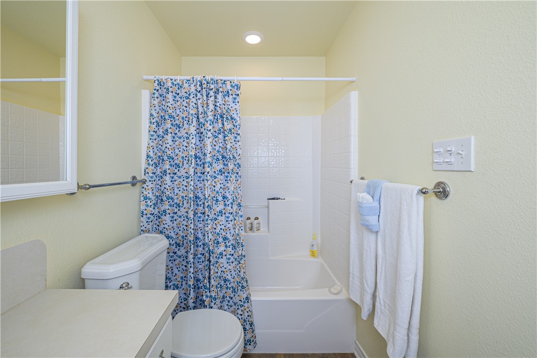 148 Lakeshore Dr