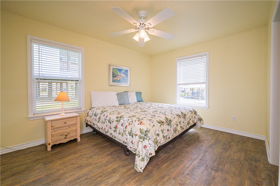 148 Lakeshore Dr