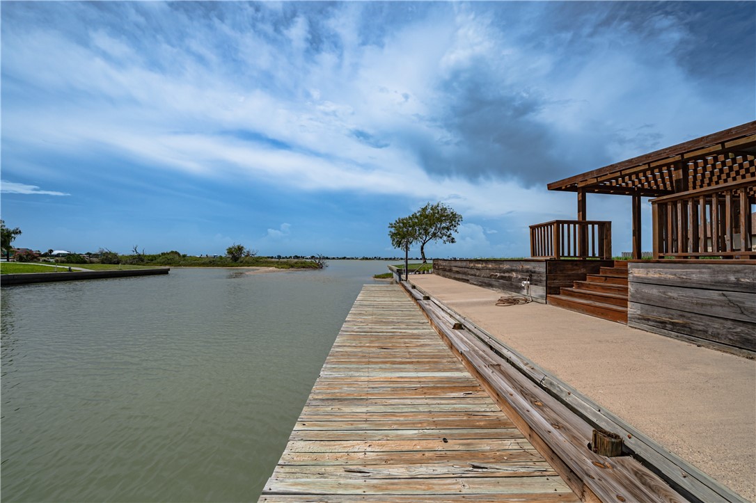 148 Lakeshore Dr