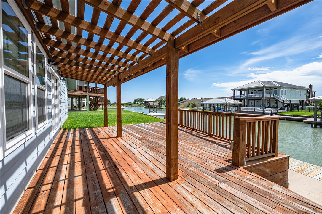 148 Lakeshore Dr