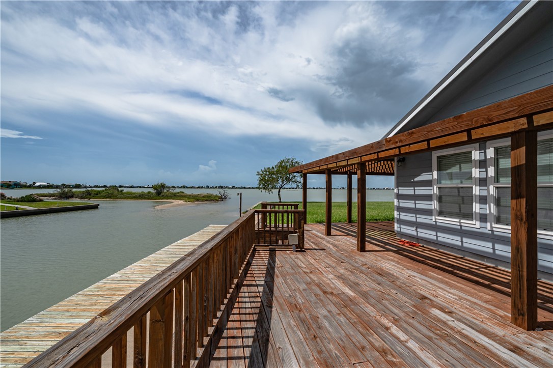 148 Lakeshore Dr