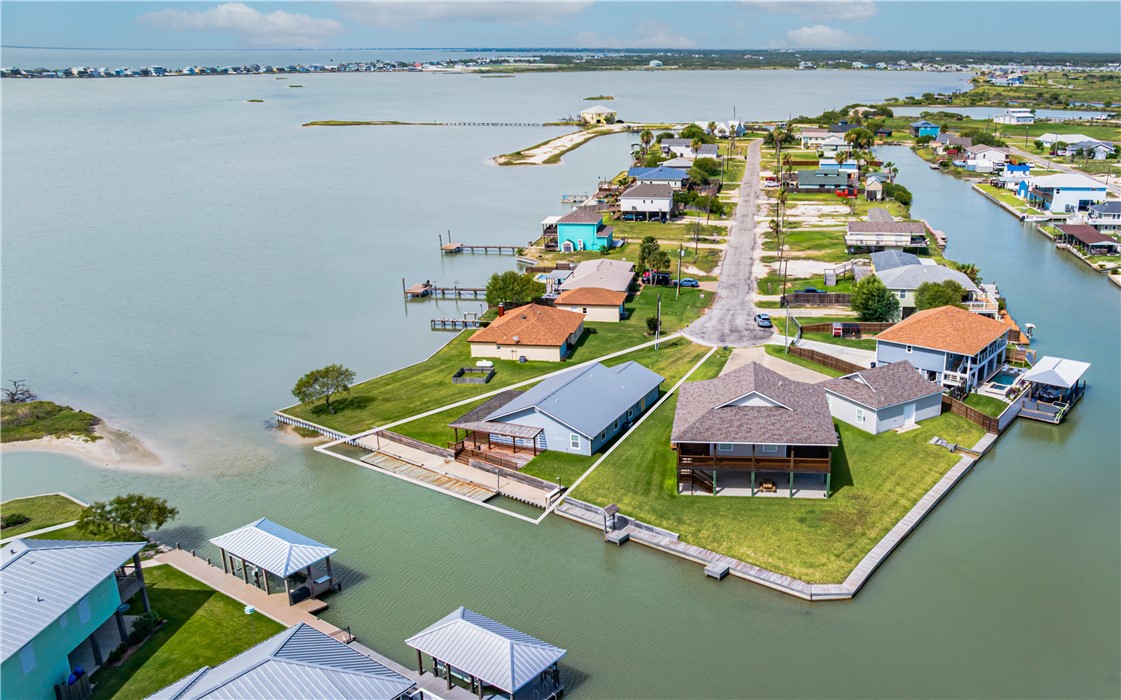 148 Lakeshore Dr