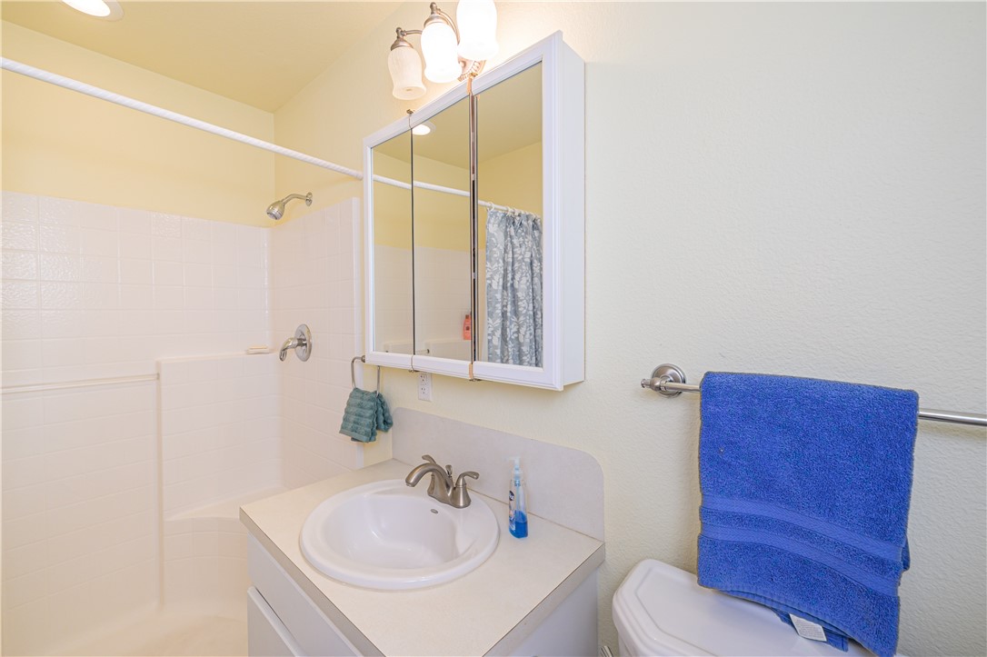 148 Lakeshore Dr