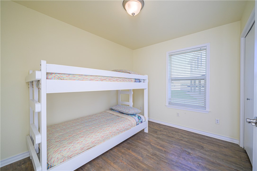 148 Lakeshore Dr