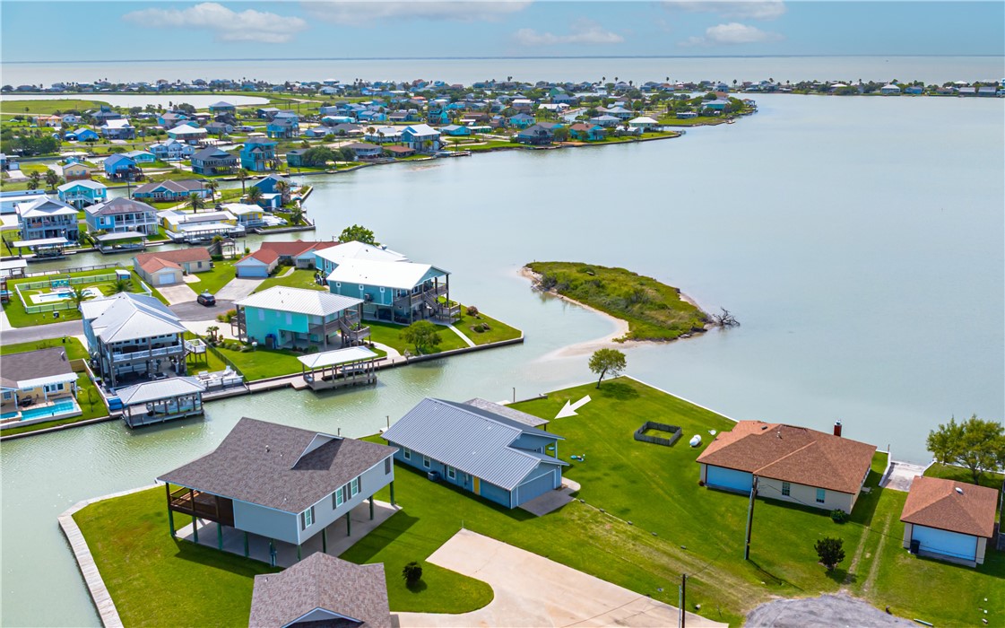 148 Lakeshore Dr