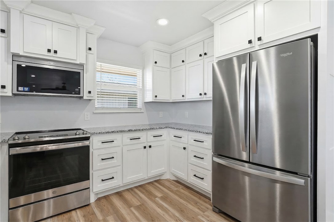 140 Port Saint Claire