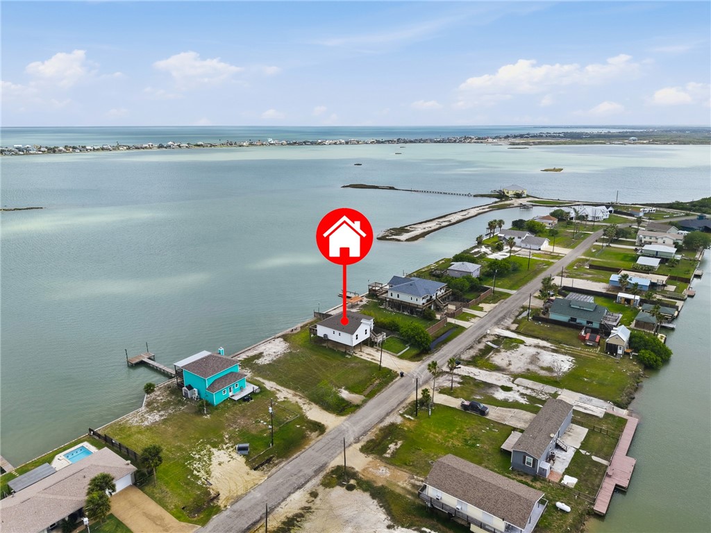 135 Lakeshore Dr