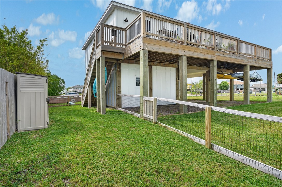 135 Lakeshore Dr