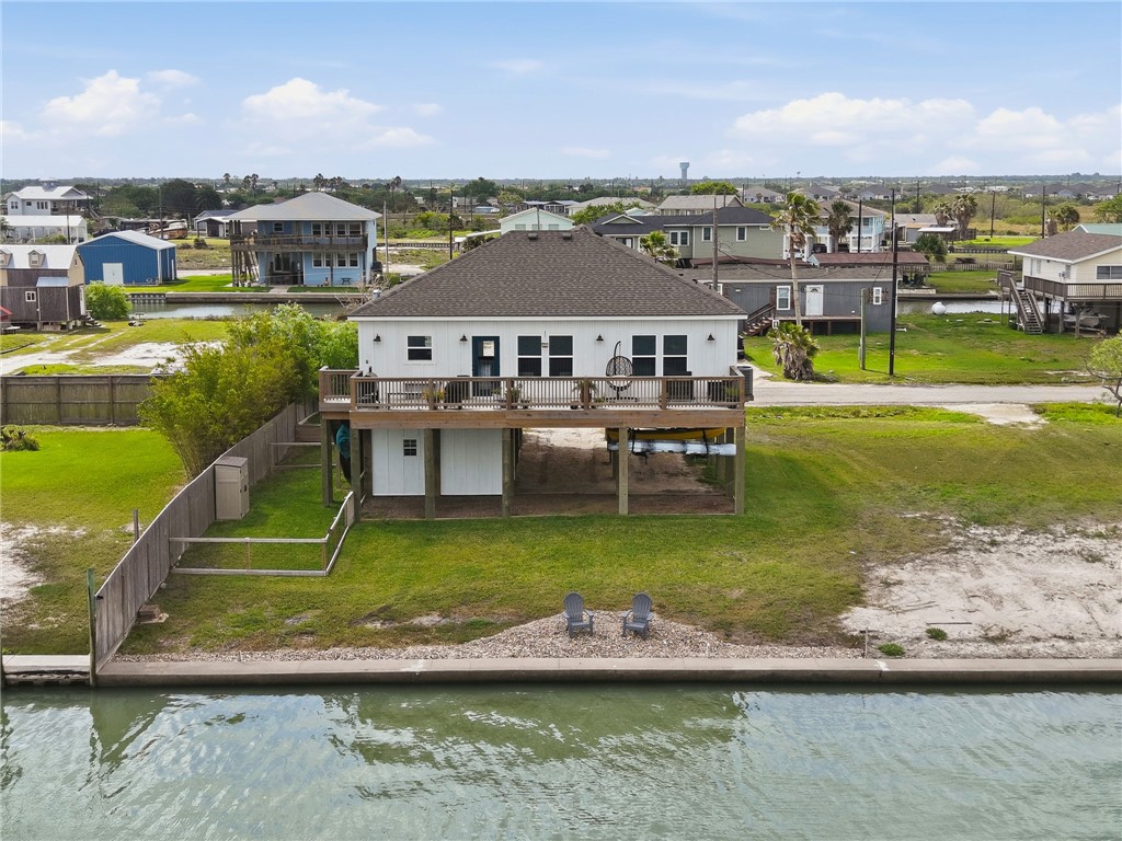 135 Lakeshore Dr